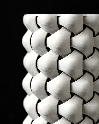 Moderni vaza "TriWeave"