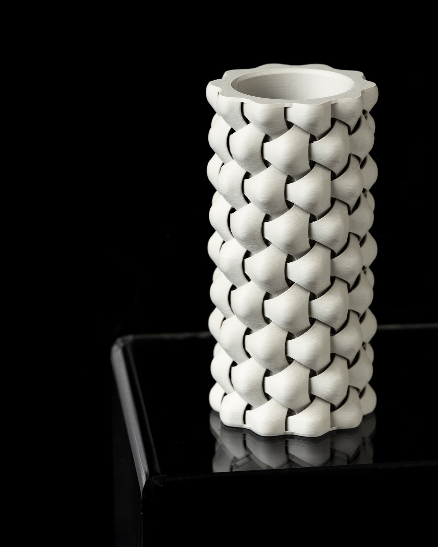 Moderni vaza "TriWeave"