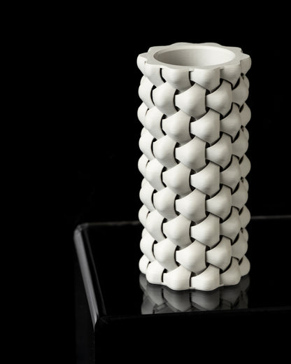 Moderni vaza "TriWeave"