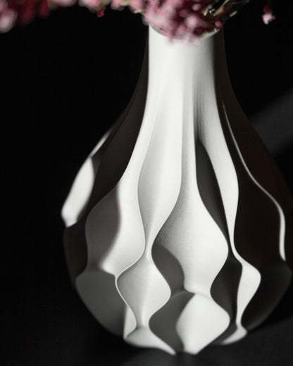 Minimalistinio dizaino Moderni 3D spausdinta vaza „Abyssal“