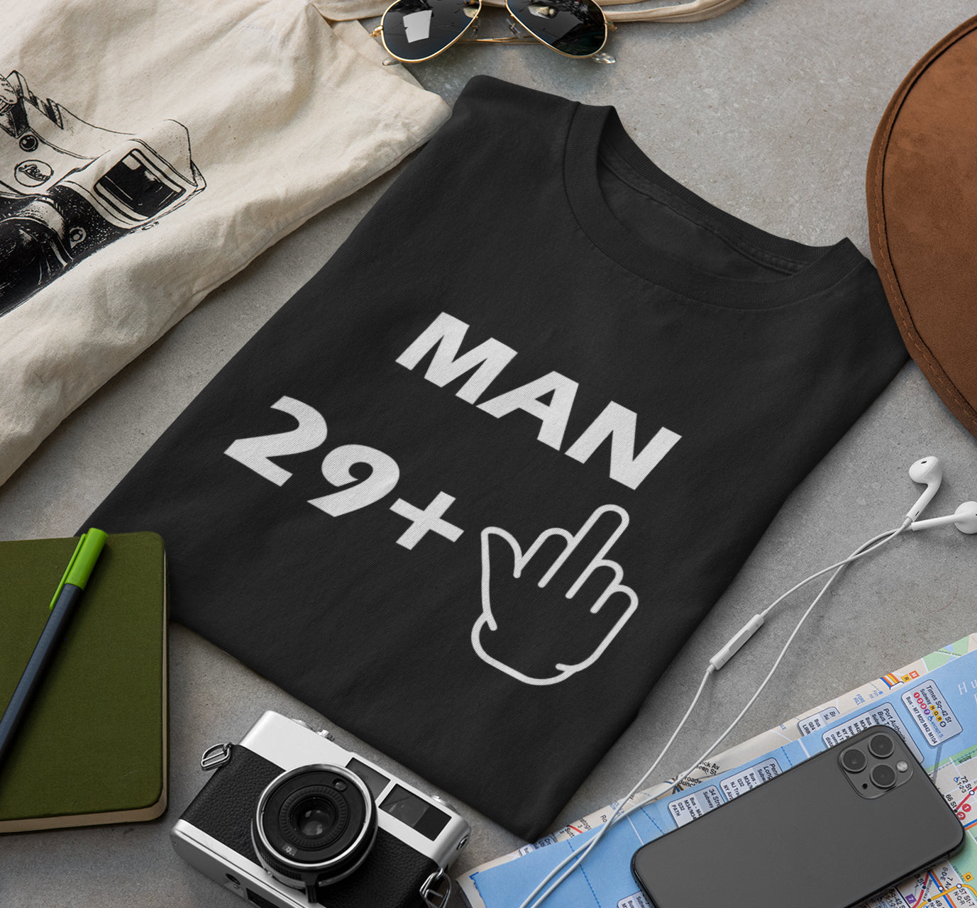 Marškinėliai „Man 30“ – spaudos detalė su aiškiu skaičiaus dizainu