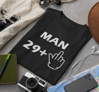 Marškinėliai „Man 30“ – spaudos detalė su aiškiu skaičiaus dizainu