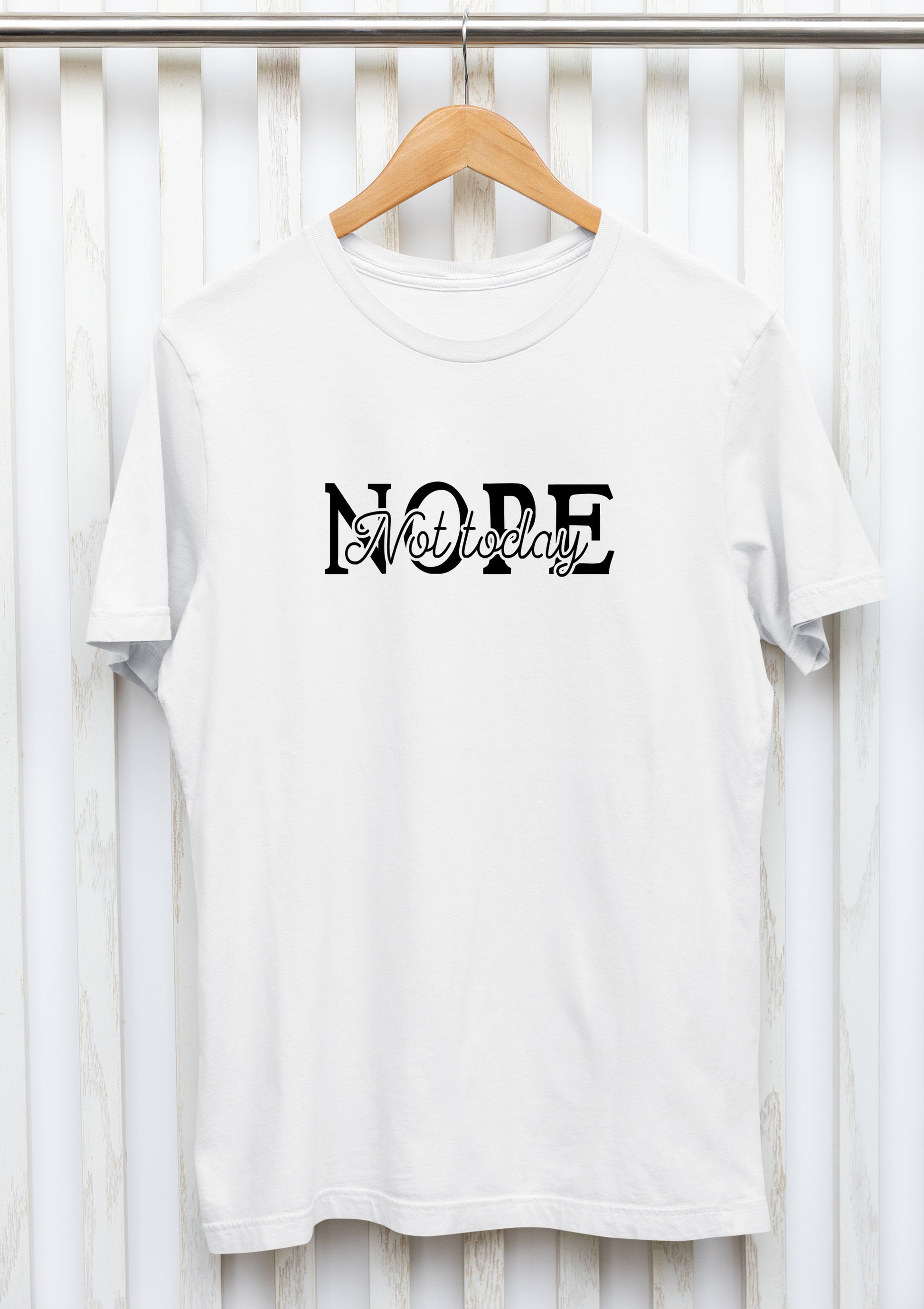 Marškinėliai "Nope, not today" – priekinė pusė su minimalistiniu tekstu