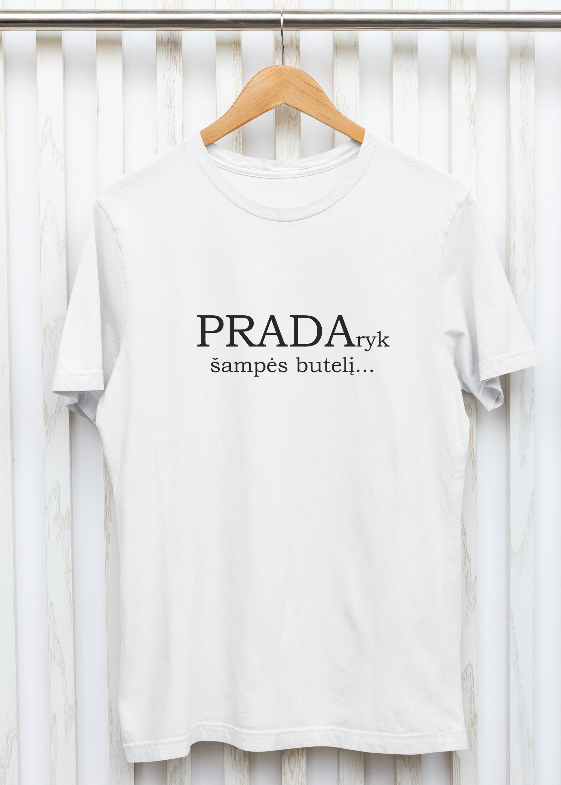 Marškinėliai „PRADAryk šampės butelį“ – priekinė pusė su linksma šventine fraze